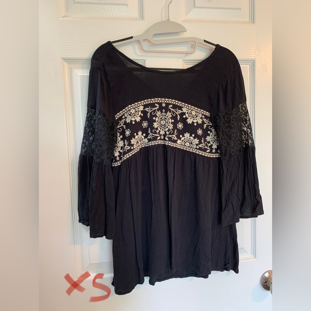 Half sleeve womens top